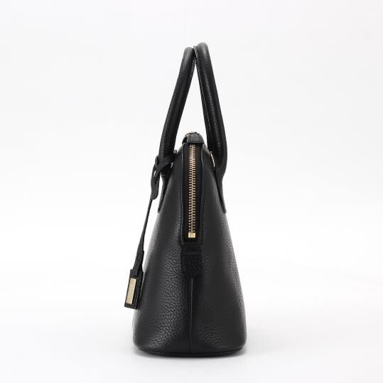 銀座かねまつ「AS24529PS1 　【本革・はっ水】ブガッティショルダーハンドバッグ」|ショルダー・メッセンジャー|