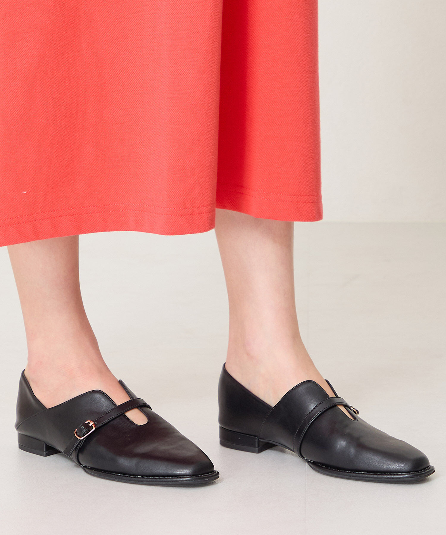 ORiental TRaffic「【WEB限定】ベルトデザインウエーブカットバブーシュ /55104 パンプス フラット 甲深 通勤靴」|パンプス|