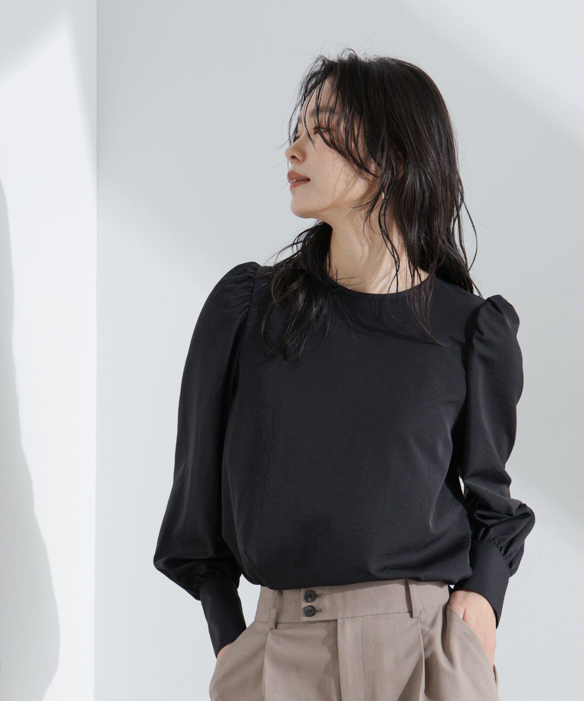 nano･universe「コサージュチョーカー付きブラウス」|シャツ・ブラウス|