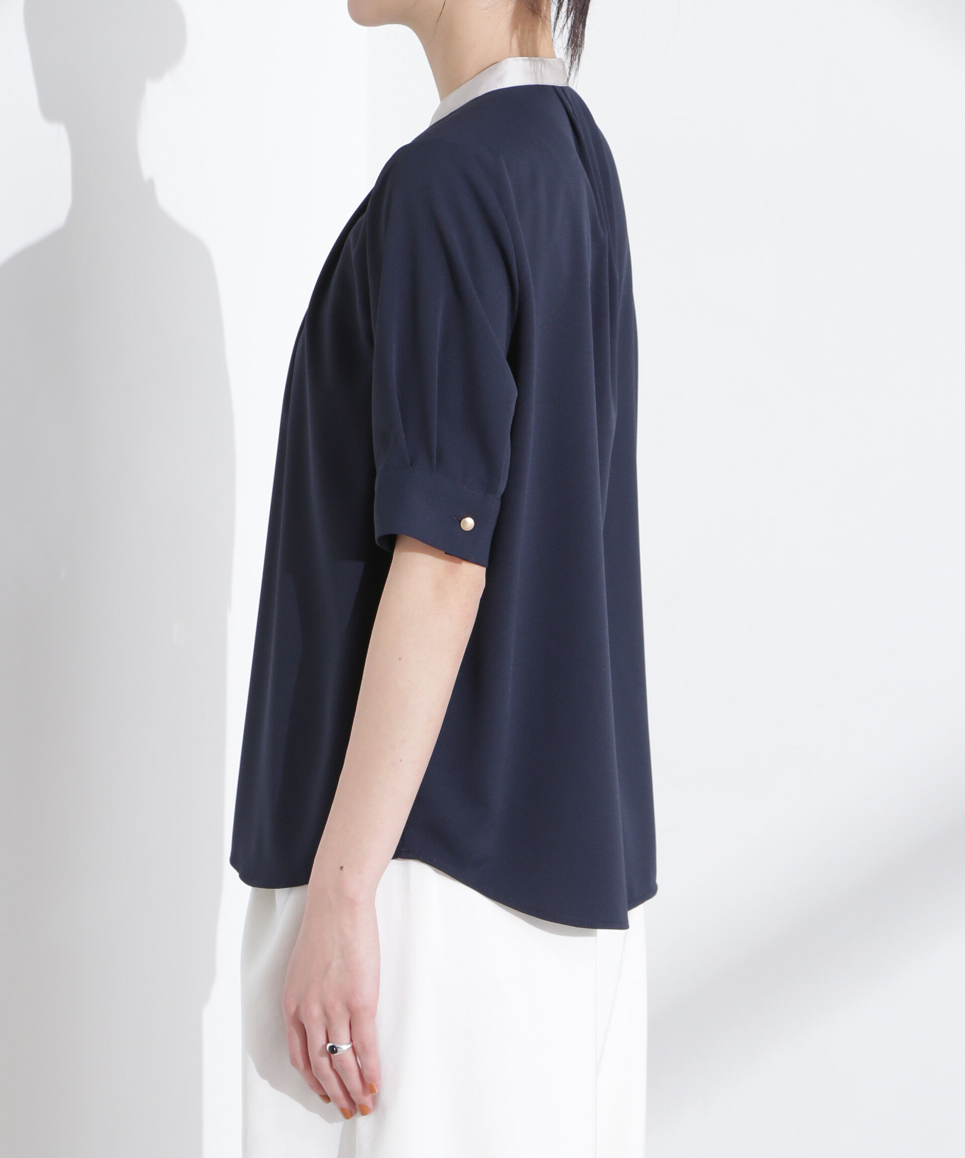 nano･universe「スタンドバイカラータックブラウス 半袖」|シャツ・ブラウス|