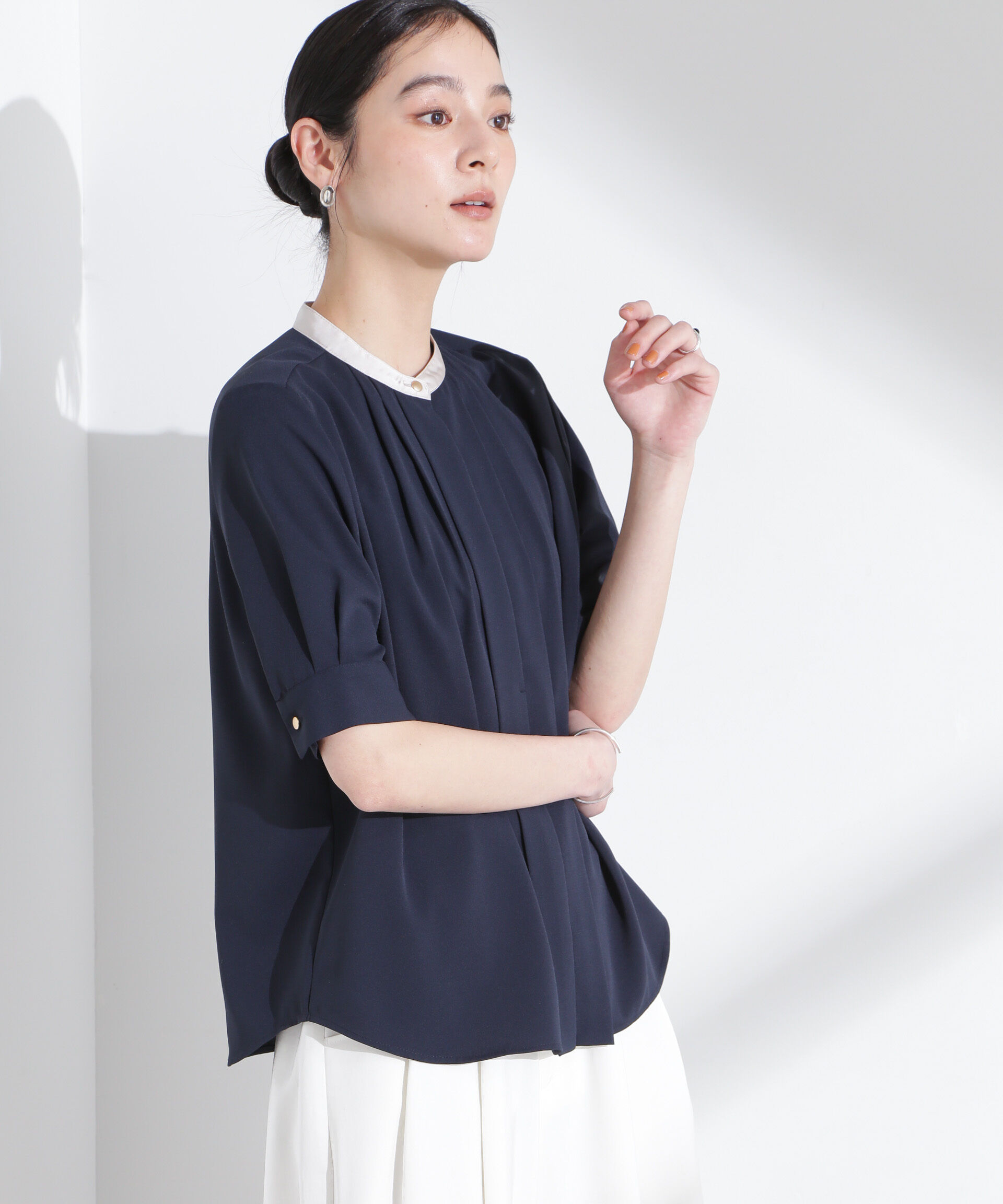 nano･universe「スタンドバイカラータックブラウス 半袖」|シャツ・ブラウス|