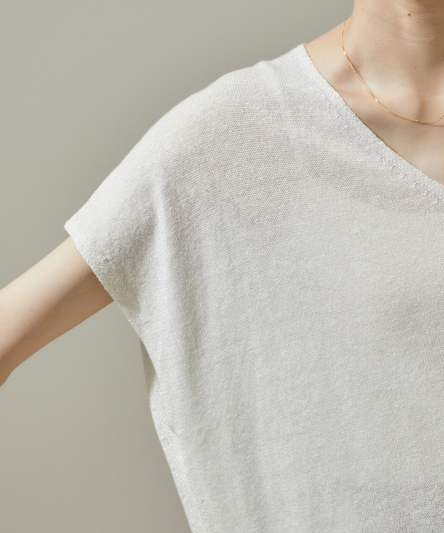 SALON adam et rope'「スパークルリネンラメフレンチスリーブVネックプルオーバー」|ニット・セーター|