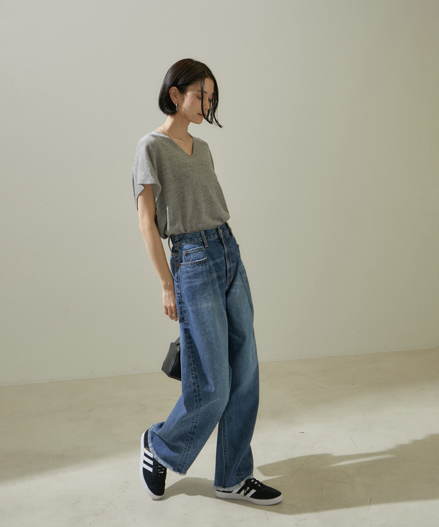 SALON adam et rope'「スパークルリネンラメフレンチスリーブVネックプルオーバー」|ニット・セーター|