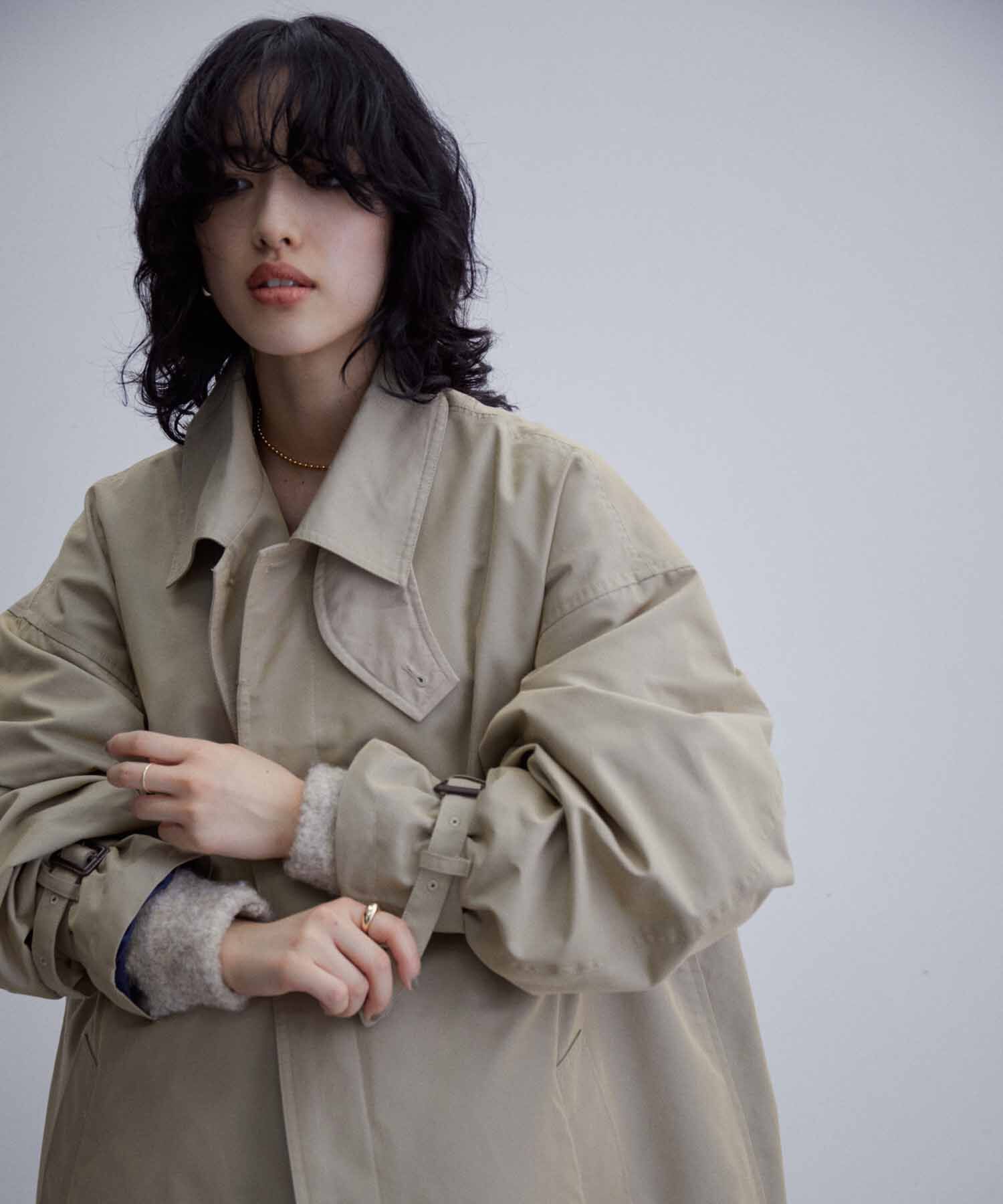 ADAM ET ROPE'「【WEB限定】玉虫色 ボリュームスリーブ バルマカーン ロング ステンカラーコート / ユニセックス」|ステンカラーコート|