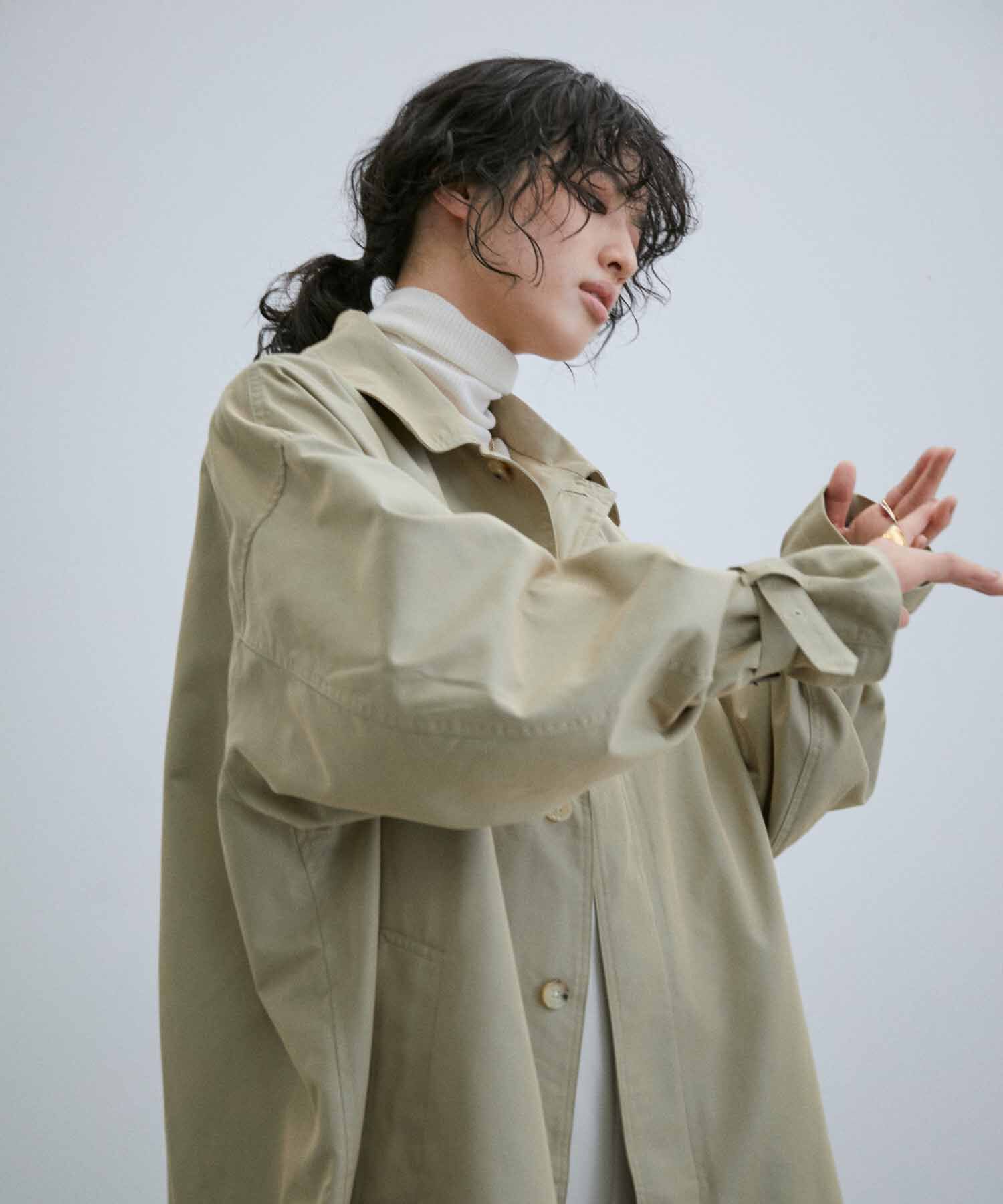 ADAM ET ROPE'「【WEB限定】玉虫色 ボリュームスリーブ バルマカーン ロング ステンカラーコート / ユニセックス」|ステンカラーコート|