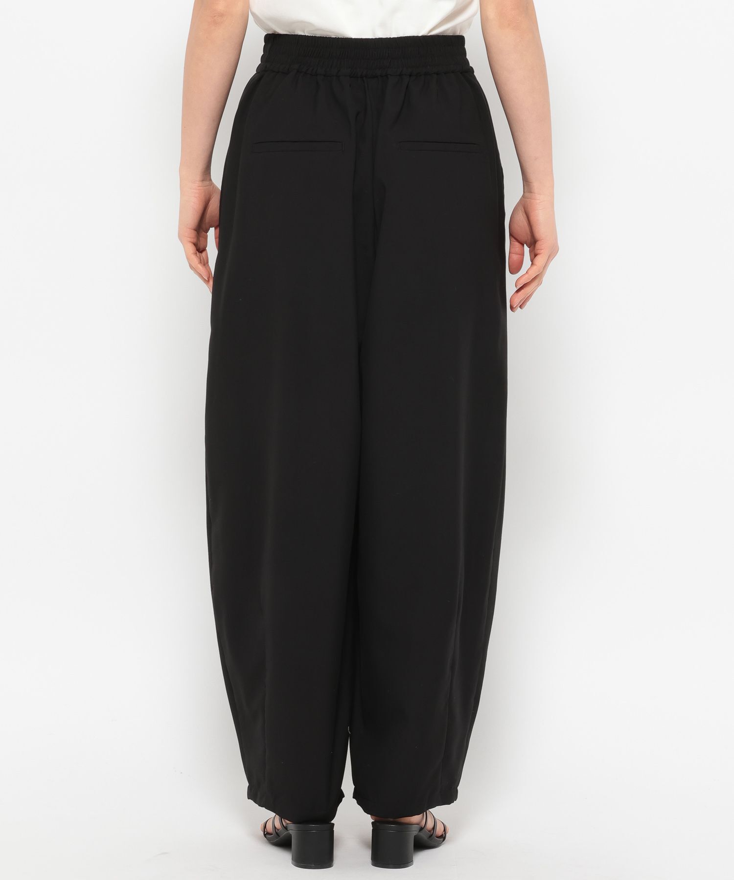 LOWRYS FARM「イージーワイドコクーンパンツ」|チノ|