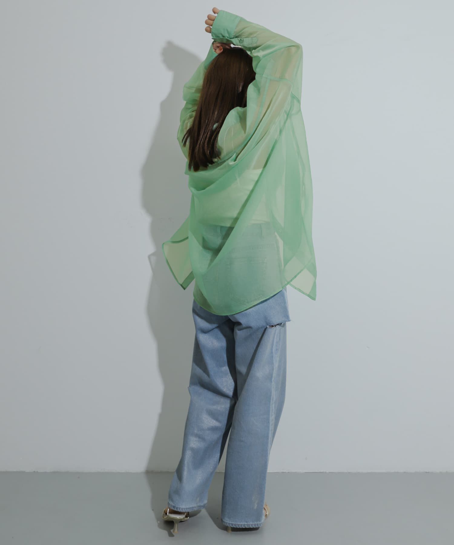 SENSE OF PLACE by URBAN RESEARCH「『一部WEB限定カラー』シアーシャンブレーシャツ」|シャツ・ブラウス|