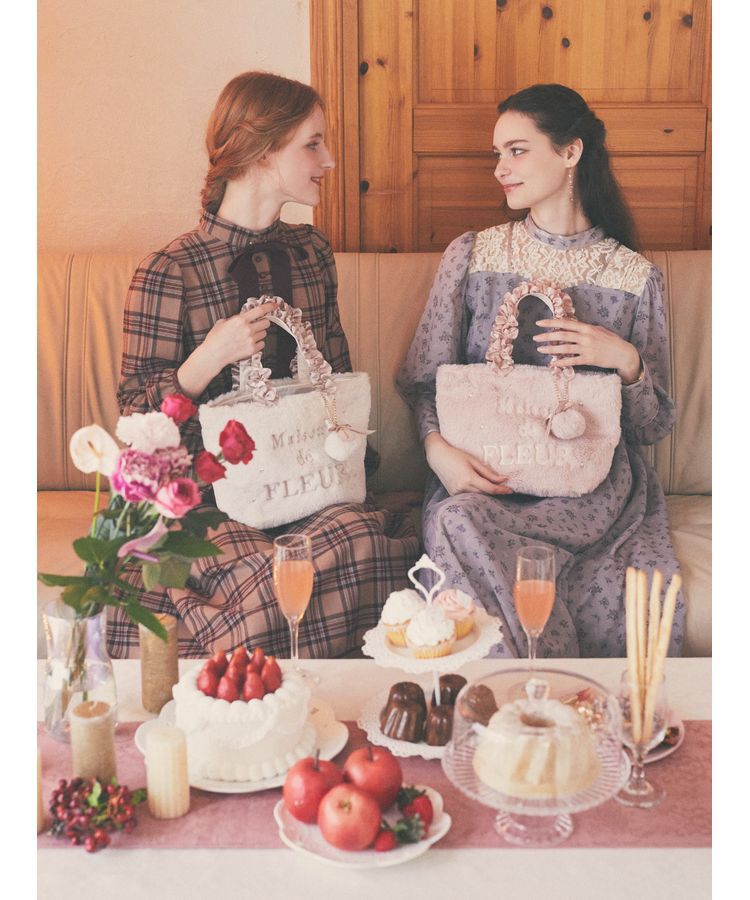 Maison de FLEUR「メモリアルファーパールフリルハンドルトートバッグ」|トートバッグ|