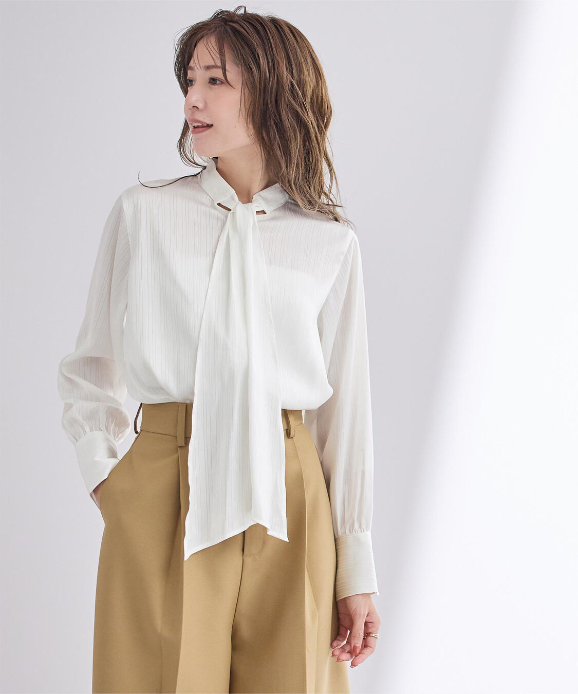 ur's「サテンストライプハイネックボウタイブラウス」|シャツ・ブラウス|