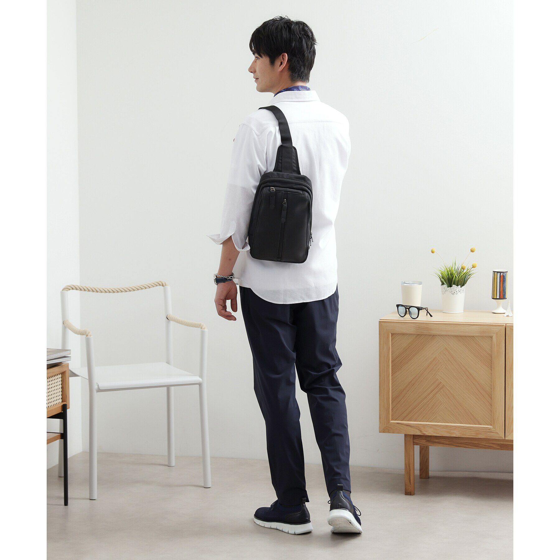 TAKEO KIKUCHI「ライトウエイト ボディバッグ」|ショルダー・メッセンジャー|