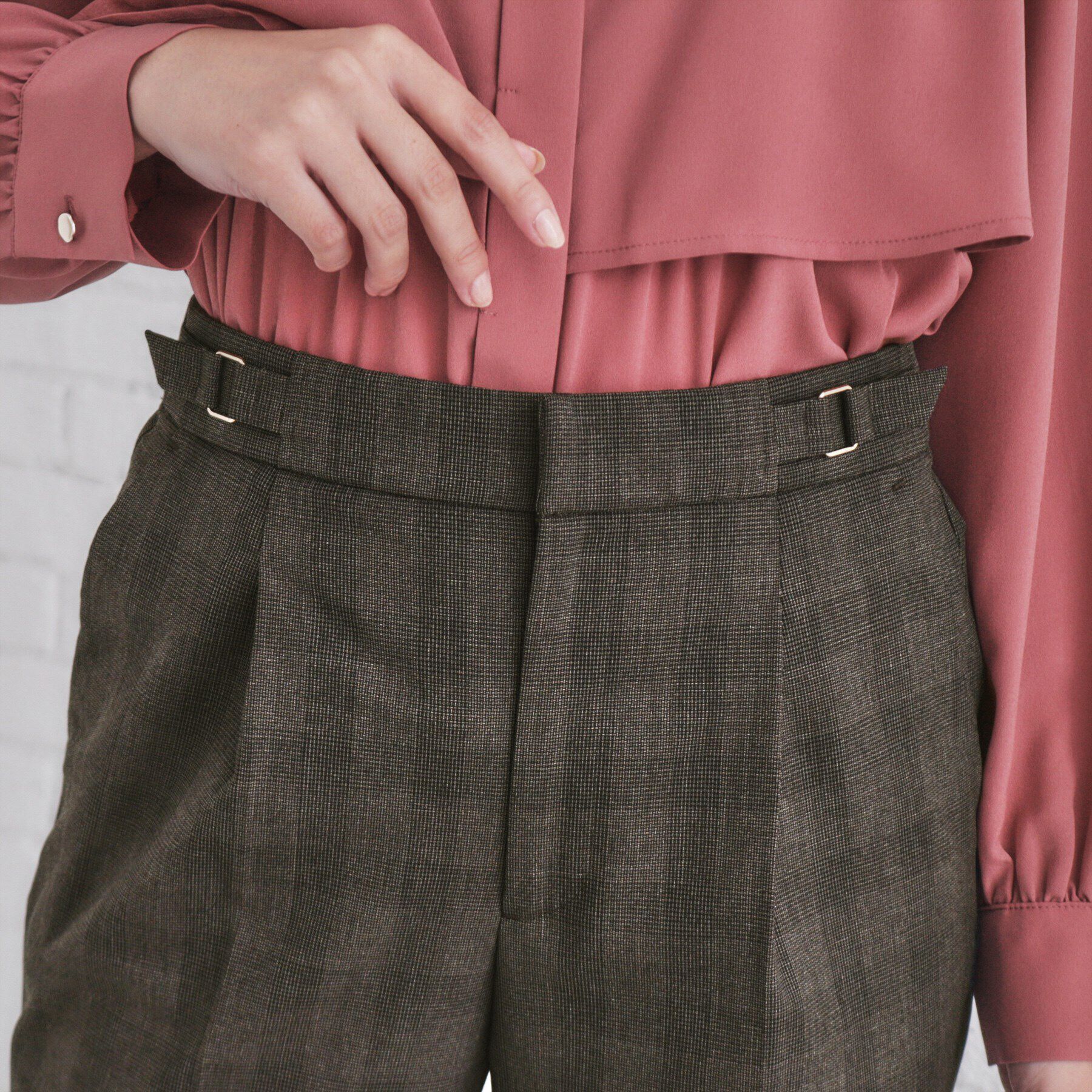 index「サイドベルト付きストレッチテーパードパンツ【洗濯機洗い可/イージーアイロン/防シワ】」|その他|