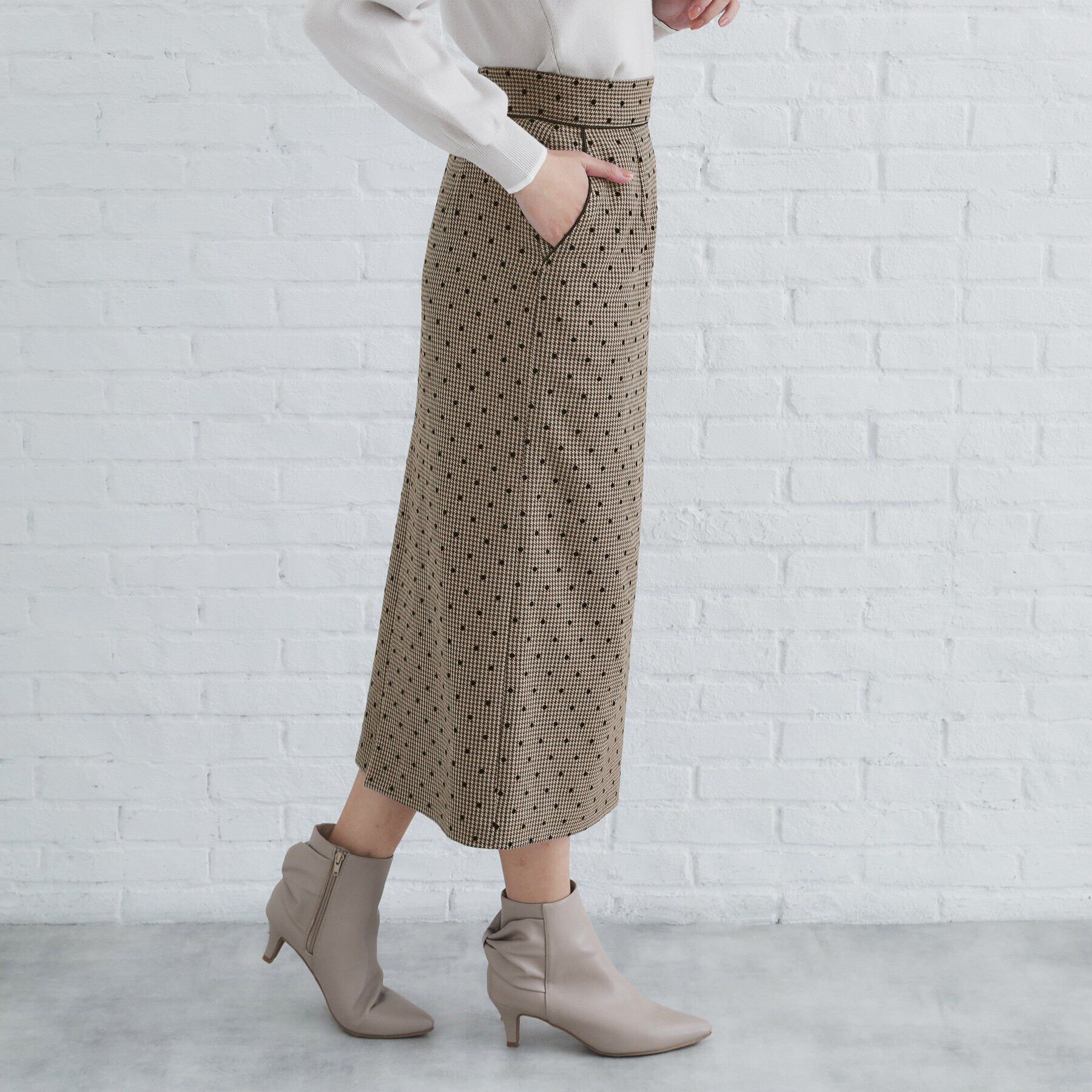 index「千鳥フロッキードットタイトスカート【洗濯機洗い可】」|スカート|