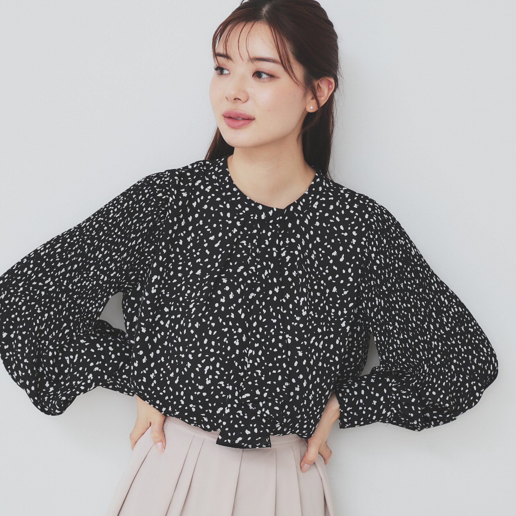 index「ボウタイプリーツスリーブ柄アソートブラウス【洗濯機可・イージーアイロン】」|シャツ・ブラウス|ブラック(119)