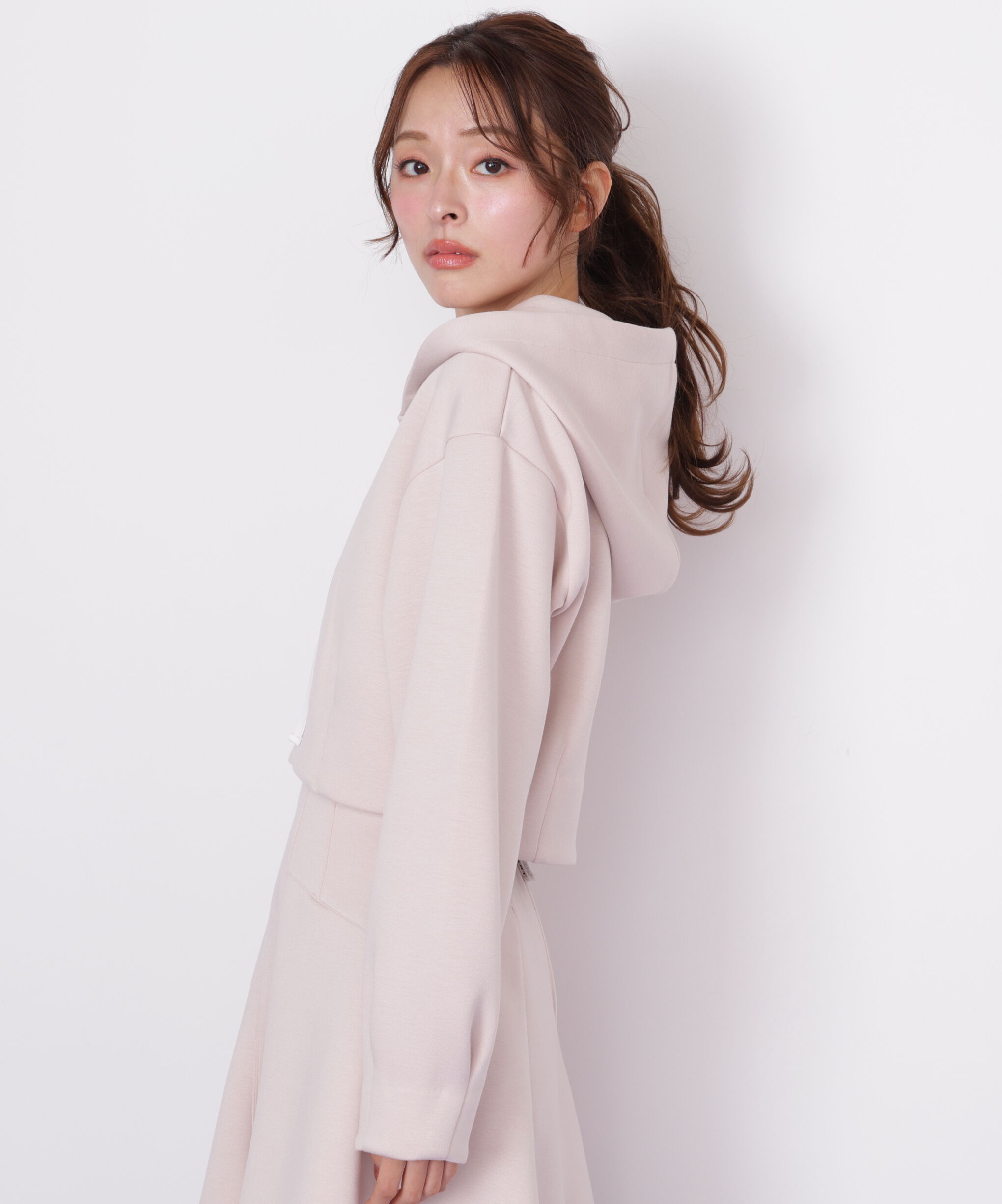  「ダイバー素材ショート丈フーディ」|Tシャツ・カットソー|