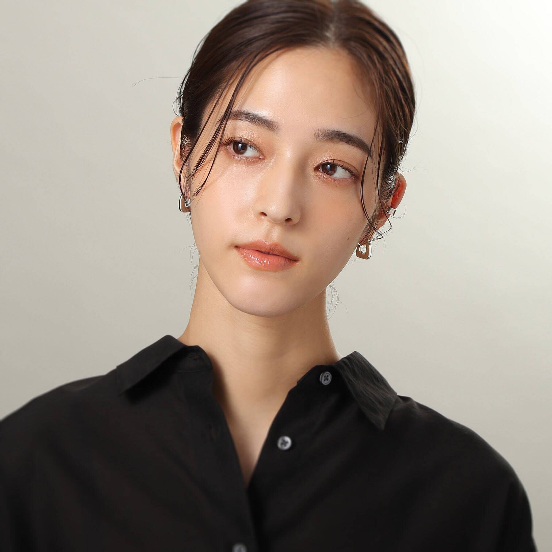 COCOSHNIK「シルバー トラペーズ フープピアス」|ピアス|