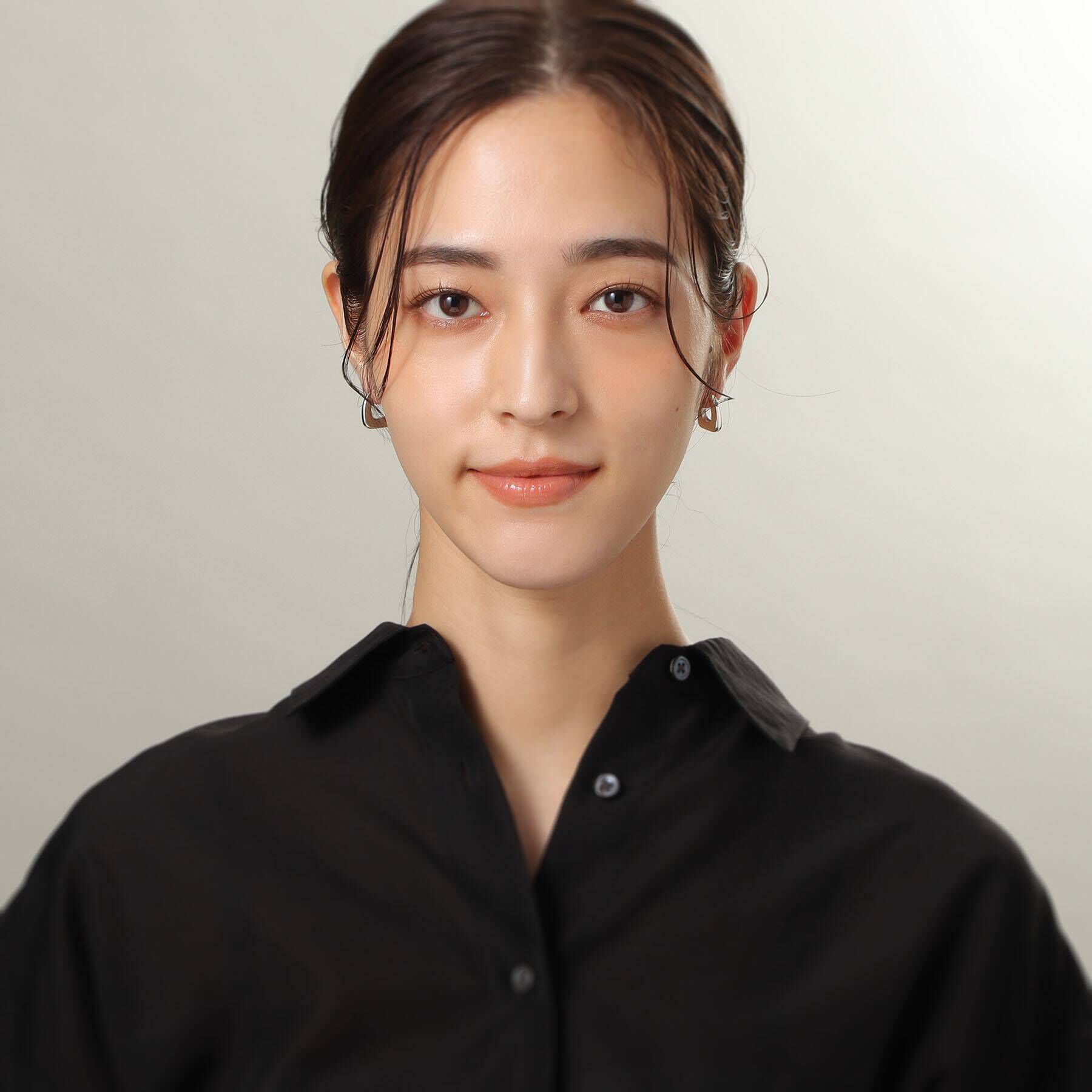 COCOSHNIK「シルバー トラペーズ フープピアス」|ピアス|