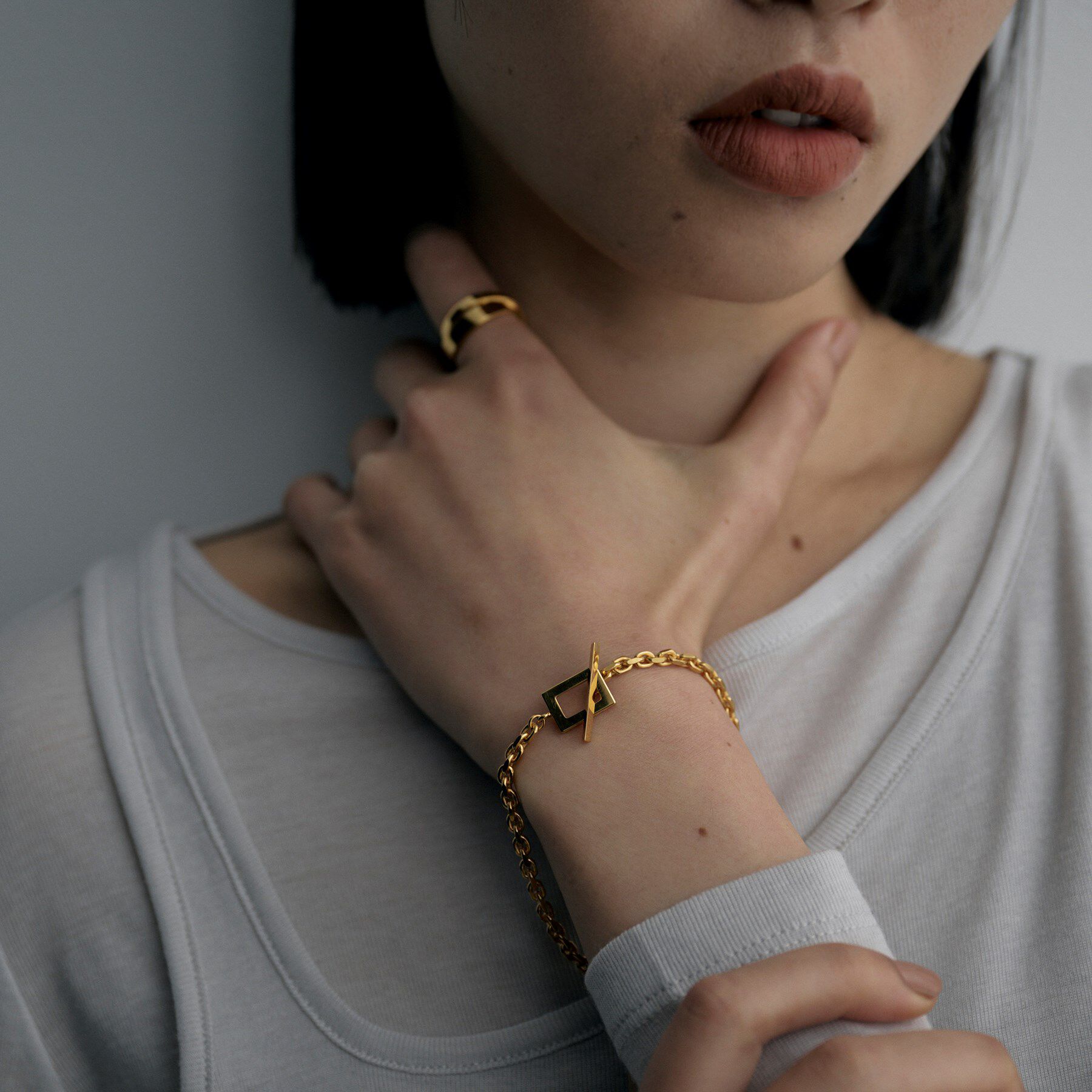 COCOSHNIK ONKITSCH「シルバー カットケーブルチェーン レクタングルマンテルブレスレット L GP」|ブレスレット・バングル|