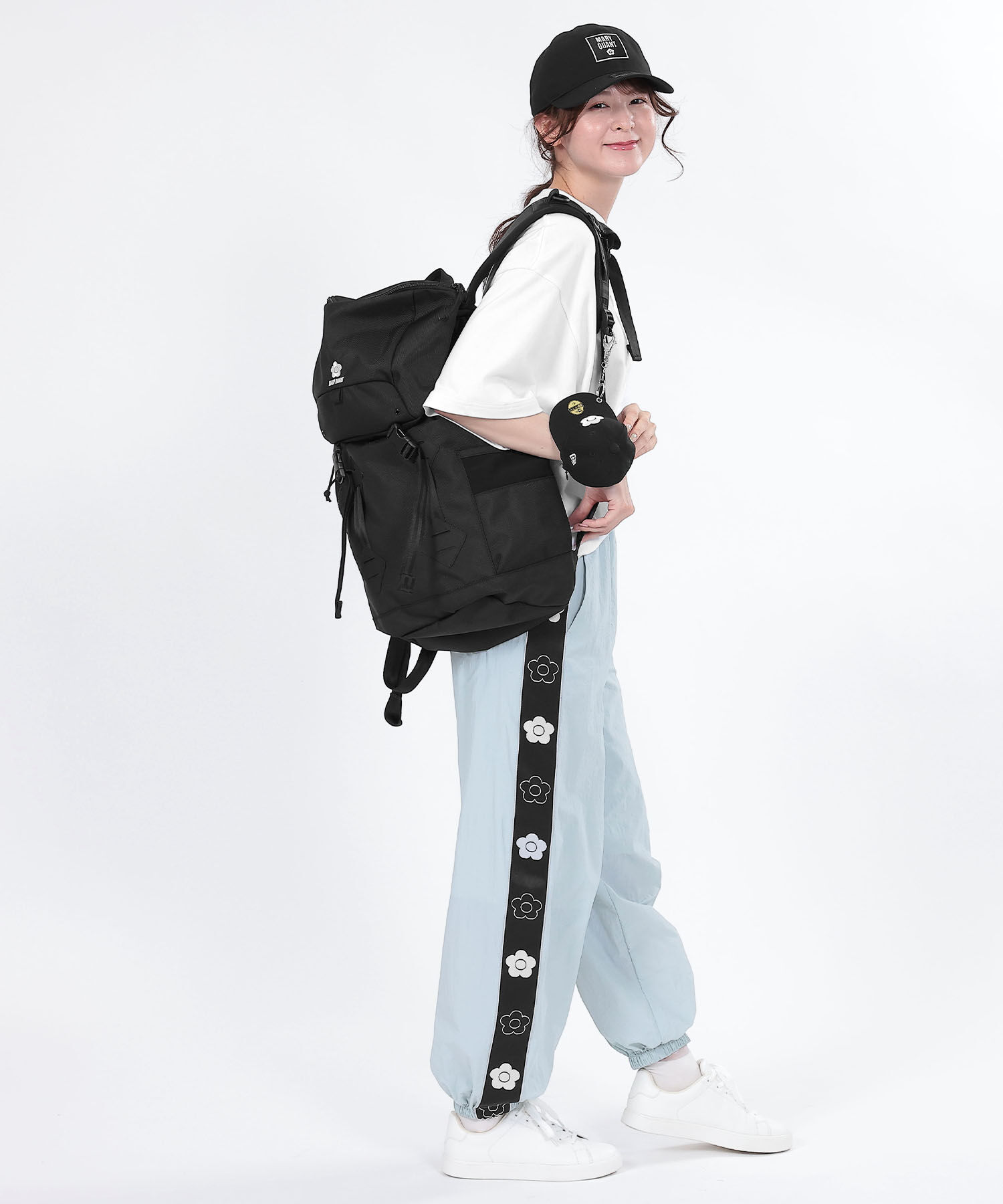 MARY QUANT「NEW ERA(R) &times; MARY QUANT BIGデイジー ダイカットポーチ」|ポーチ|