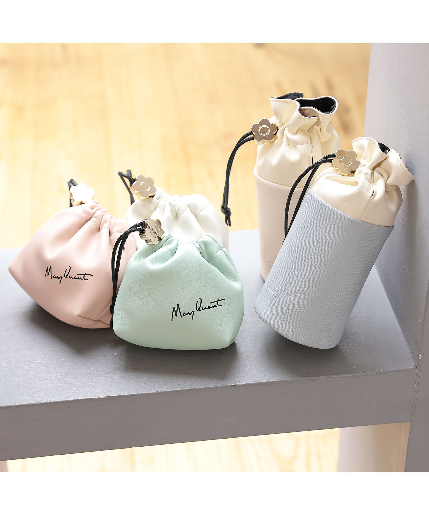 MARY QUANT「デイジーメタルストッパー 巾着ポーチミニ」|ポーチ|