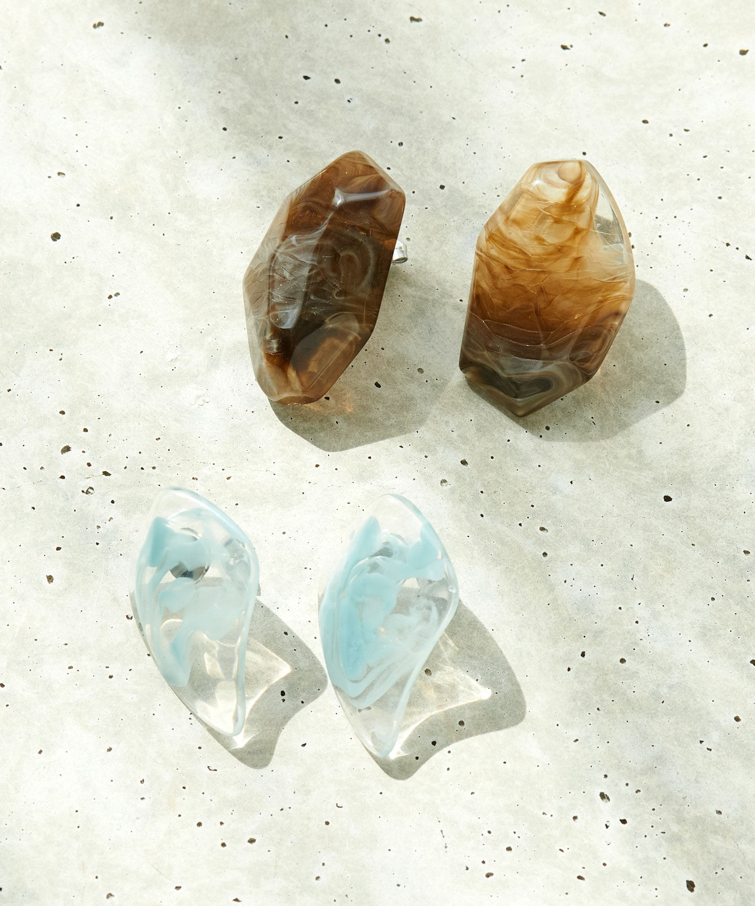 Phoebe+「【sfy】marble stone pairピアス　ブラウン&times;ブルー」|ピアス|