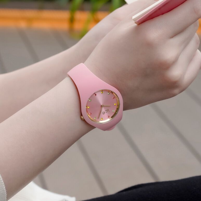 ICE-WATCH「〈ICE-WATCH(ｱｲｽｳｫｯﾁ)〉ICE cosmos ｸｫｰﾂﾋﾟﾝｸ ｽﾓｰﾙﾌﾟﾗｽ」|腕時計|PINK