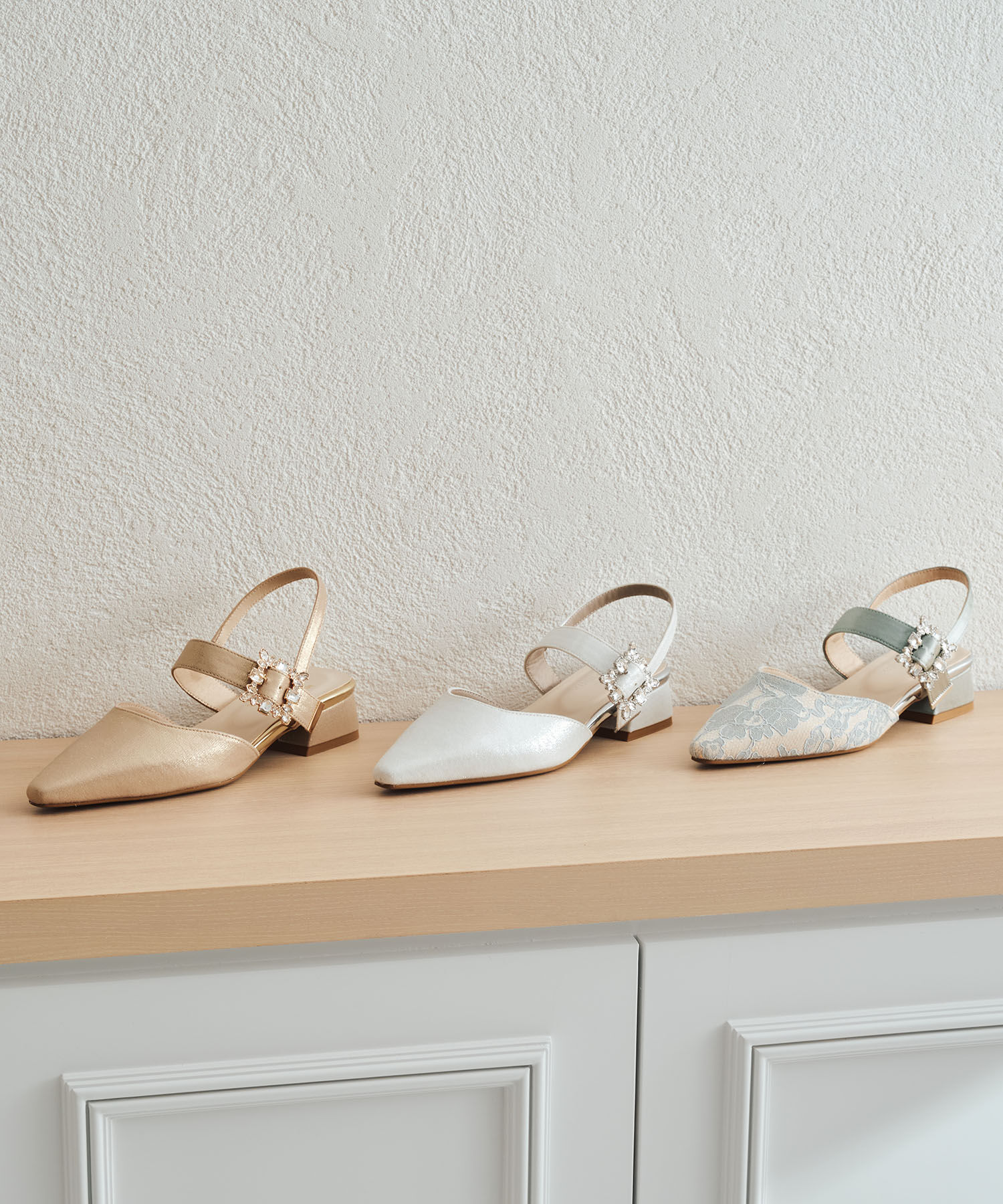 ORiental TRaffic「【オケージョン】●2025春夏新作●ビジューバックストラップローヒールパンプス/MOR111」|パンプス|SILVER