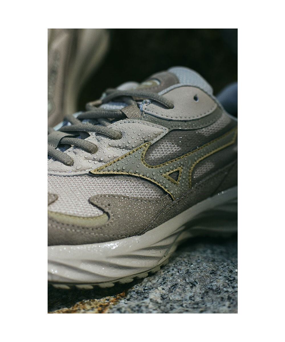 MIZUNO「WAVE RIDER &beta; GTX(ゴアテックス／防水)」|スニーカー|