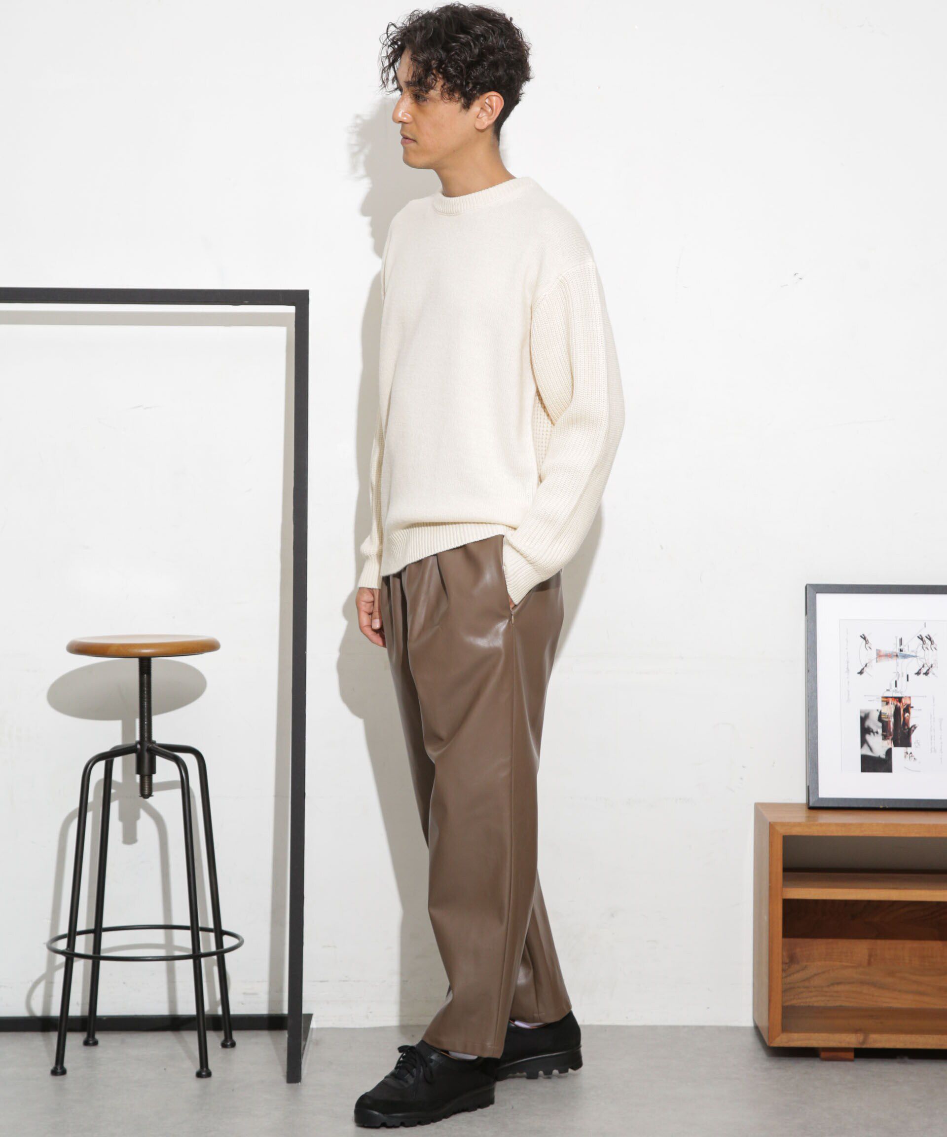 nano･universe「フェイクレザートラックパンツ(セットアップ可)」|チノ|