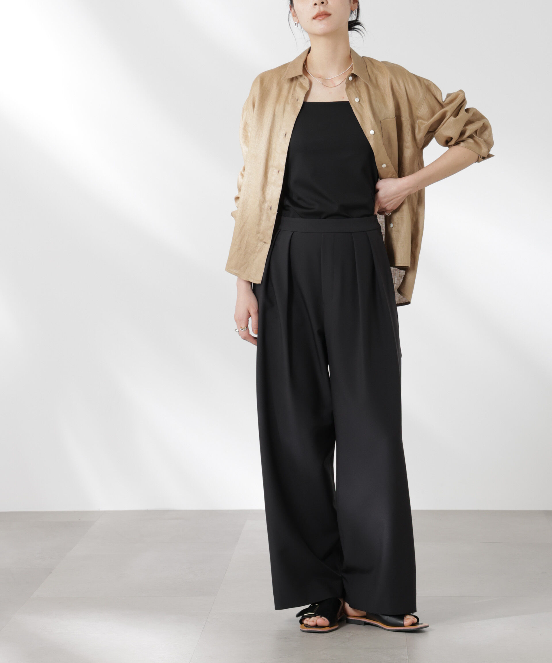 nano･universe「撥水UVストレッチタックワイドパンツ」|チノ|