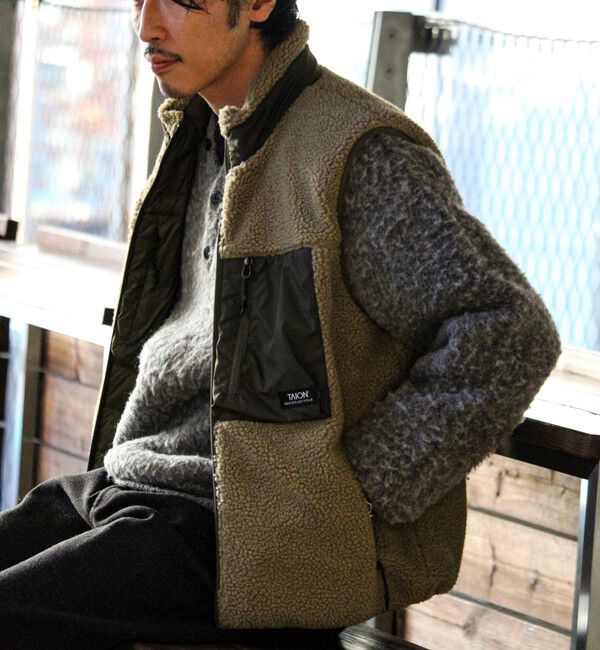 GLOSTER「【2WAYで着回せる】【UNISEX】GLOSTER配色別注 TAIONボア&times;ダウンベスト」|ダウンベスト・ベスト|ダークベージュ