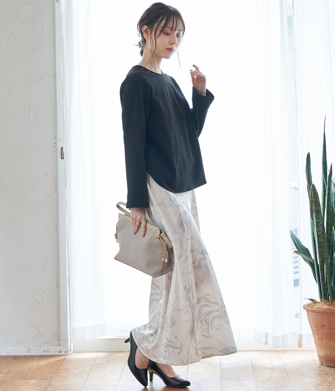 VIS「くるみ釦サテンナロースカート」|スカート|