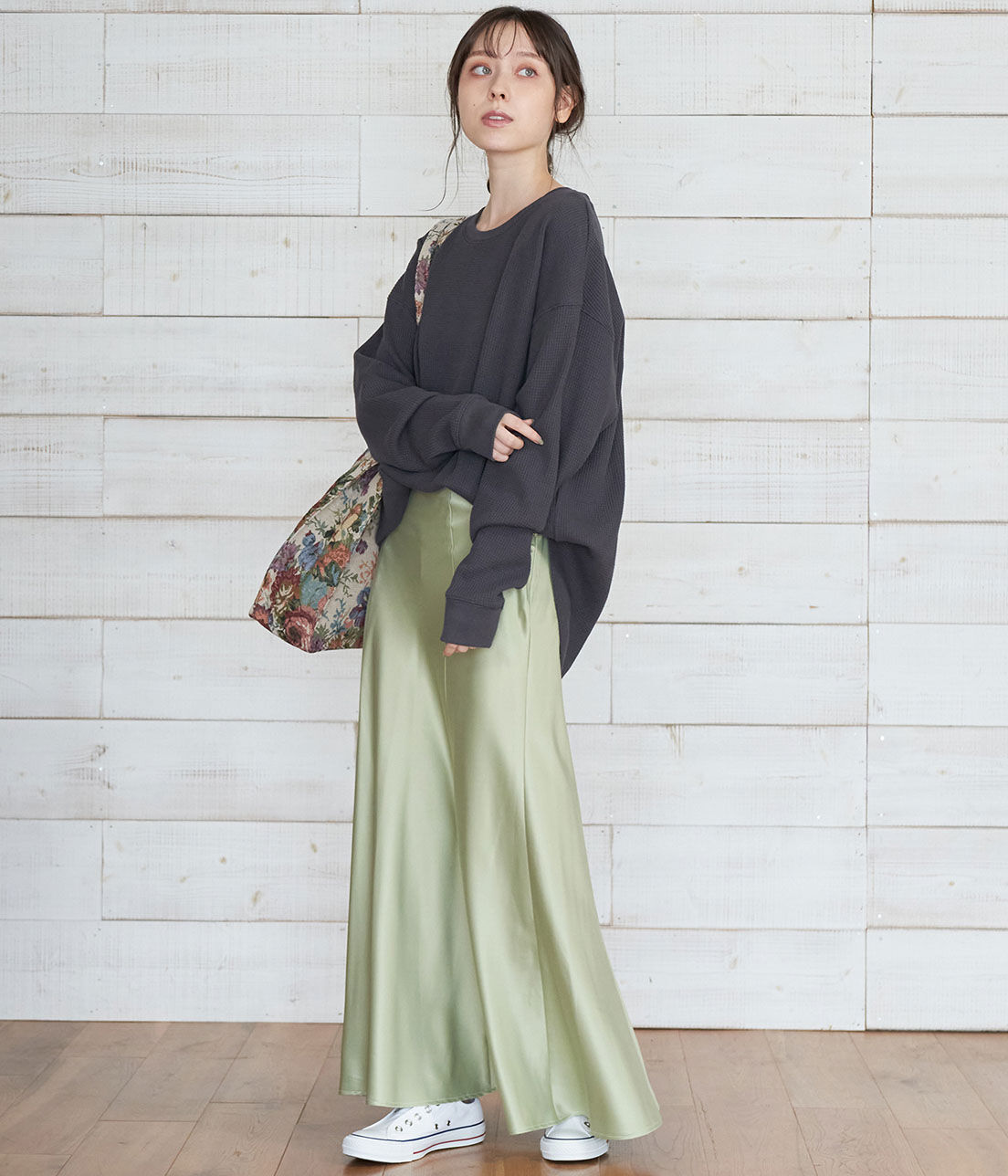 VIS「くるみ釦サテンナロースカート」|スカート|