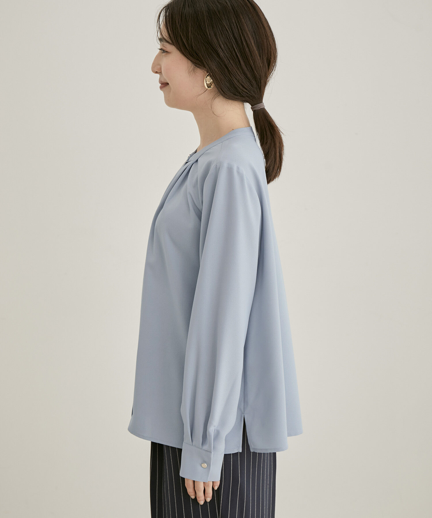 VIS「【洗える・EASYCARE】フロントタック長袖ブラウス【sustainable】」|シャツ・ブラウス|