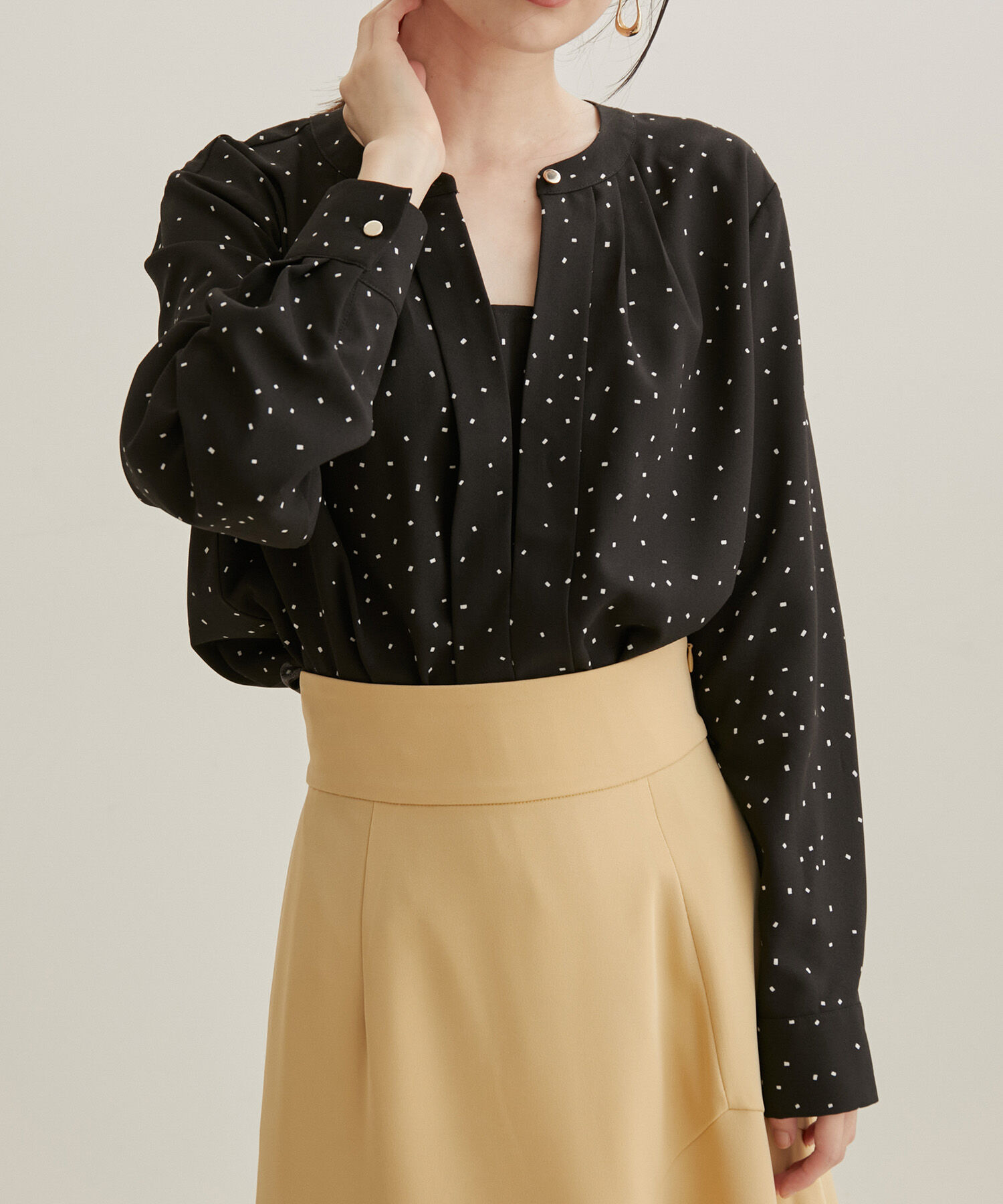 VIS「【洗える・EASYCARE】フロントタック長袖ブラウス【sustainable】」|シャツ・ブラウス|