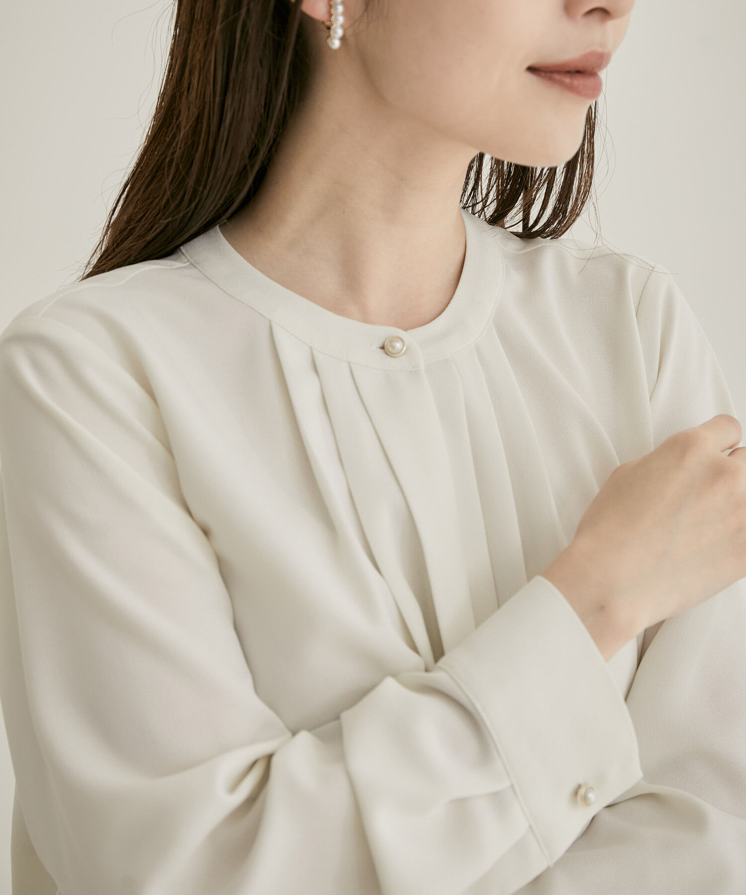 VIS「【洗える・EASYCARE】フロントタック長袖ブラウス【sustainable】」|シャツ・ブラウス|