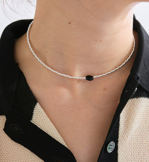  「【スタイリッシュな印象に】シルバービーズポイントショートネックレス」|ブローチ・コサージュ|