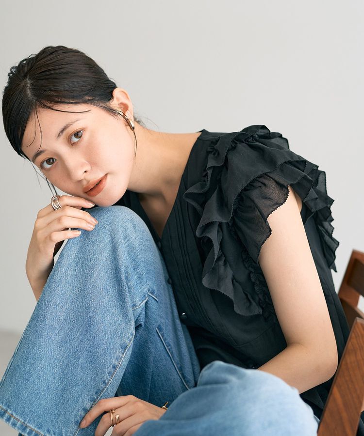 YECCA VECCA「ラッフルVネックブラウス」|シャツ・ブラウス|