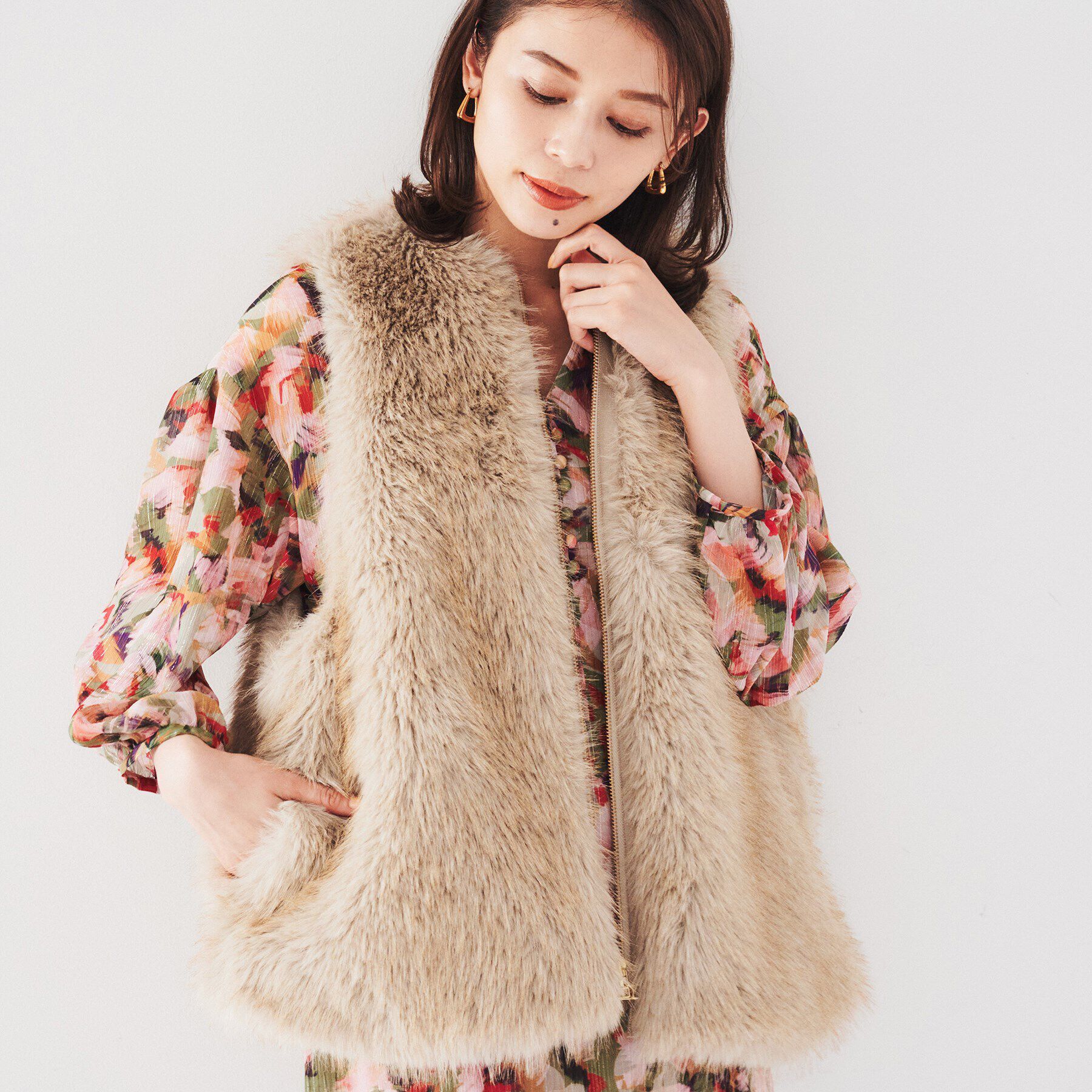 UNTITLED「【トレンド/モード】フェイクファーベスト」|ベスト・ジレ|