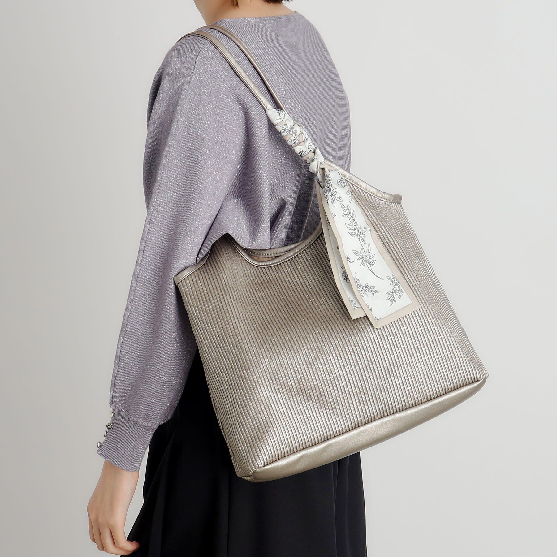 grove「プリーツスカーフトート」|トートバッグ|ブラックシルバー(0