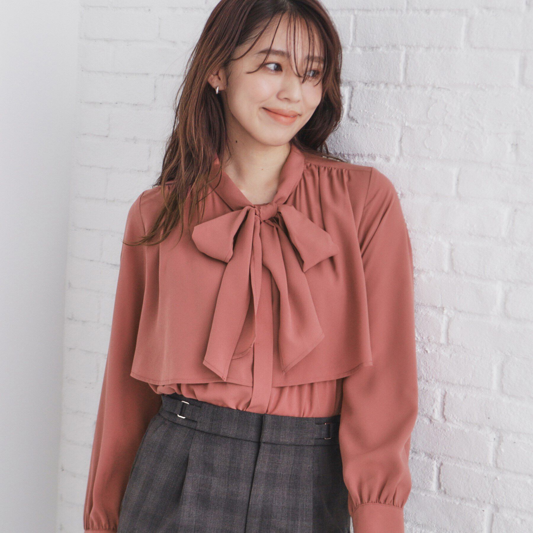 index「《5color/XS-LLsize》レイヤードボウタイブラウス【洗濯機洗い可/イージーアイロン】」|シャツ・ブラウス|ブラウン(043)