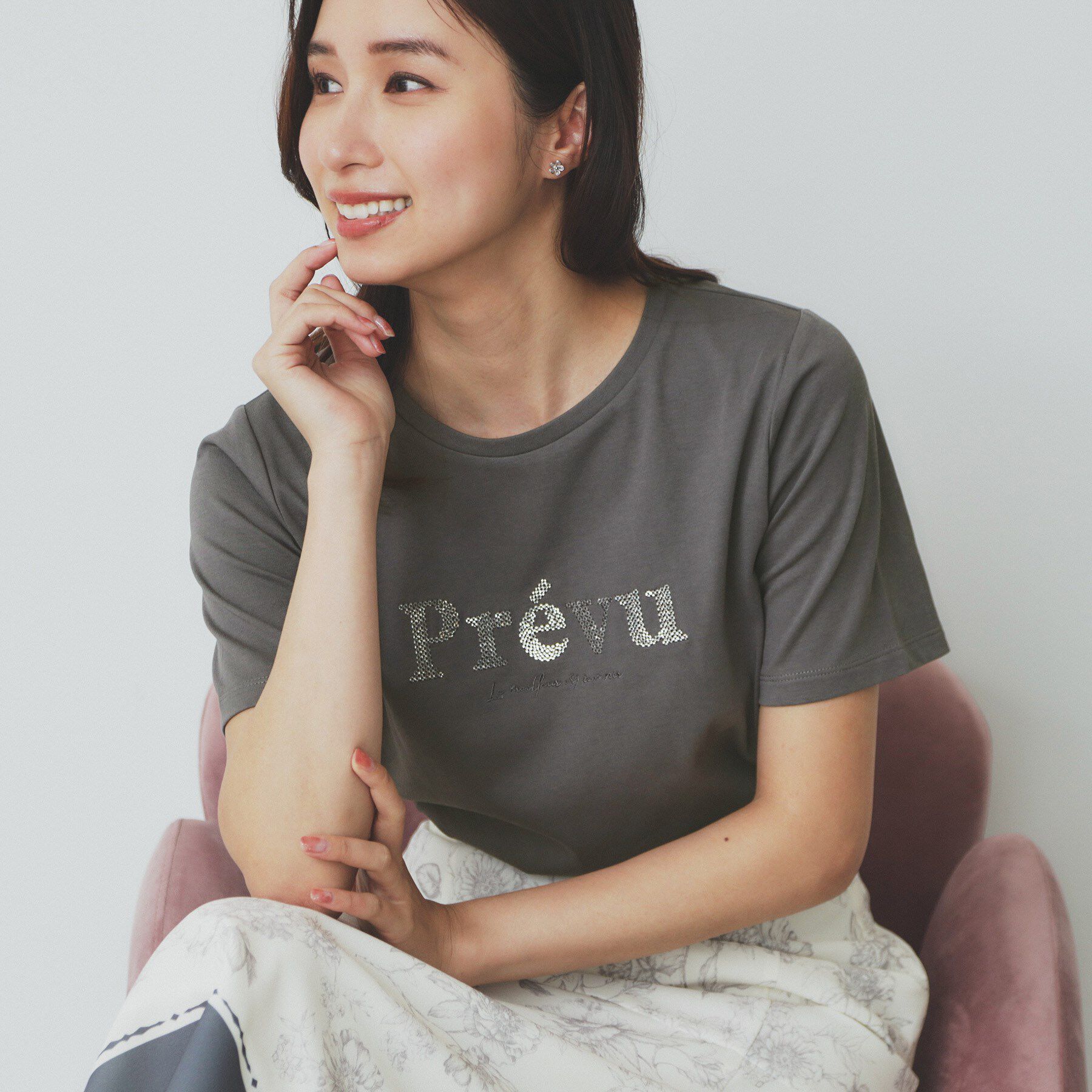 index「スパンコール刺繍ロゴTシャツ【洗濯機洗い可/接触冷感/UVケア】」|Tシャツ・カットソー|チャコールグレー(0
