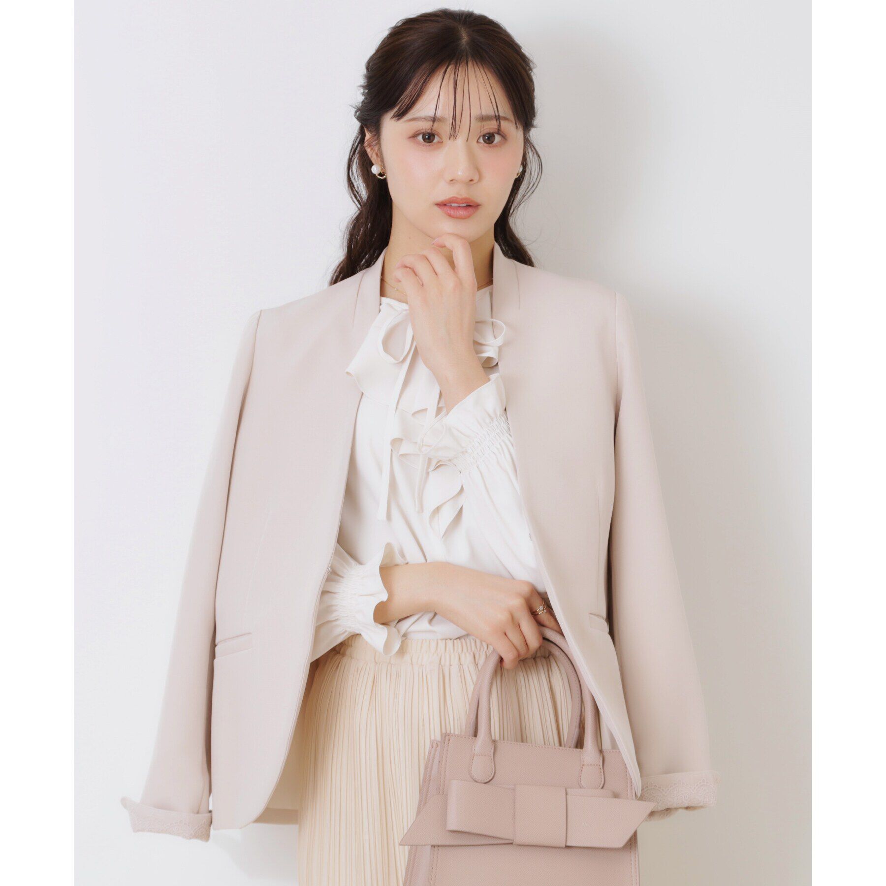 Couture broach「【セレモニーシーン/お仕事にも】ダブルクロスカラーレスジャケット」|ノーカラージャケット|