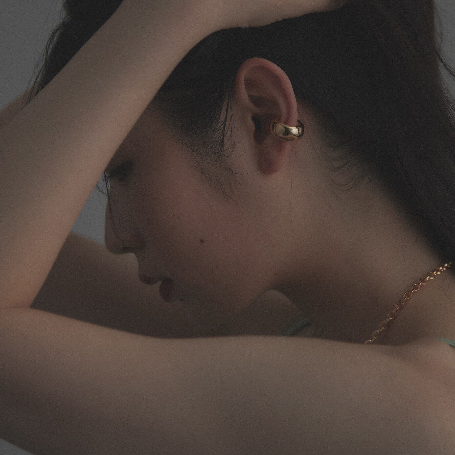 COCOSHNIK ONKITSCH「シルバー ホロウイヤーカフ ワイドフープ GP」|イヤリング|