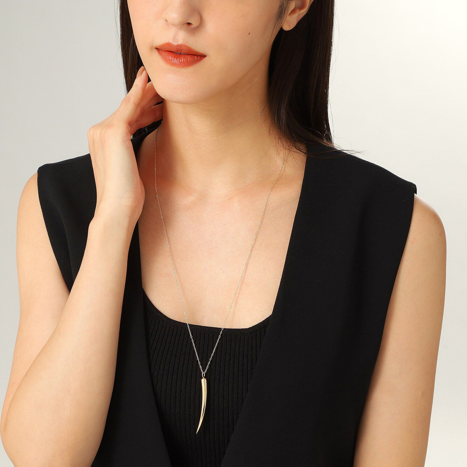 COCOSHNIK「K10中空ホーンモチーフ ネックレス」|ネックレス|