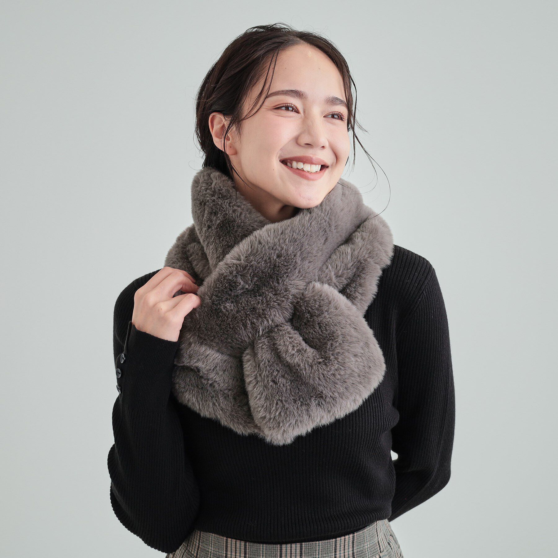 SHOO･LA･RUE「【リバーシブル】お顔まわりを華やかに フェイクファー&times;花柄マフラー」|ストール|