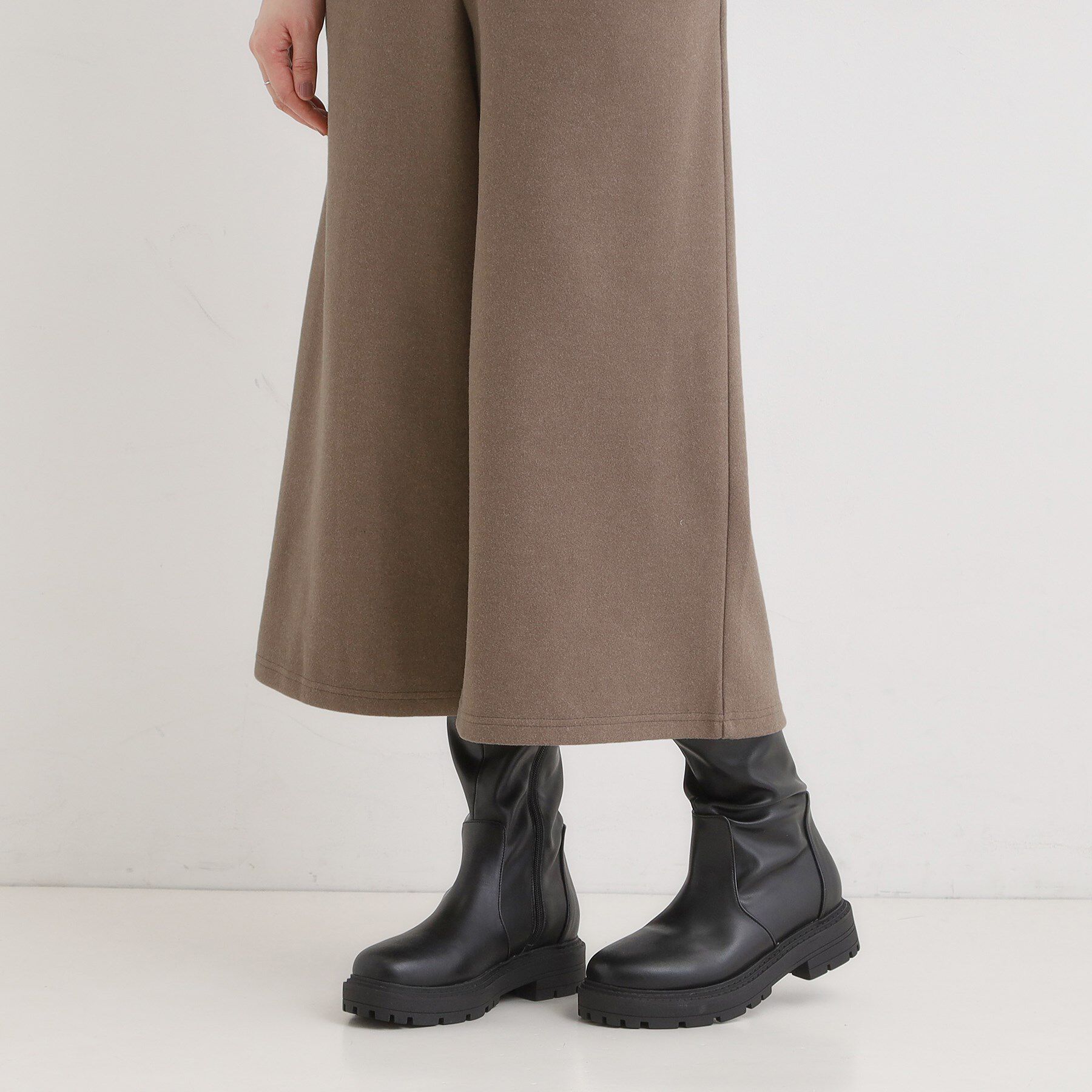 SHOO･LA･RUE「【洗濯機可/S-LL】美脚見え あったか圧縮ニット ガウチョパンツ」|その他|