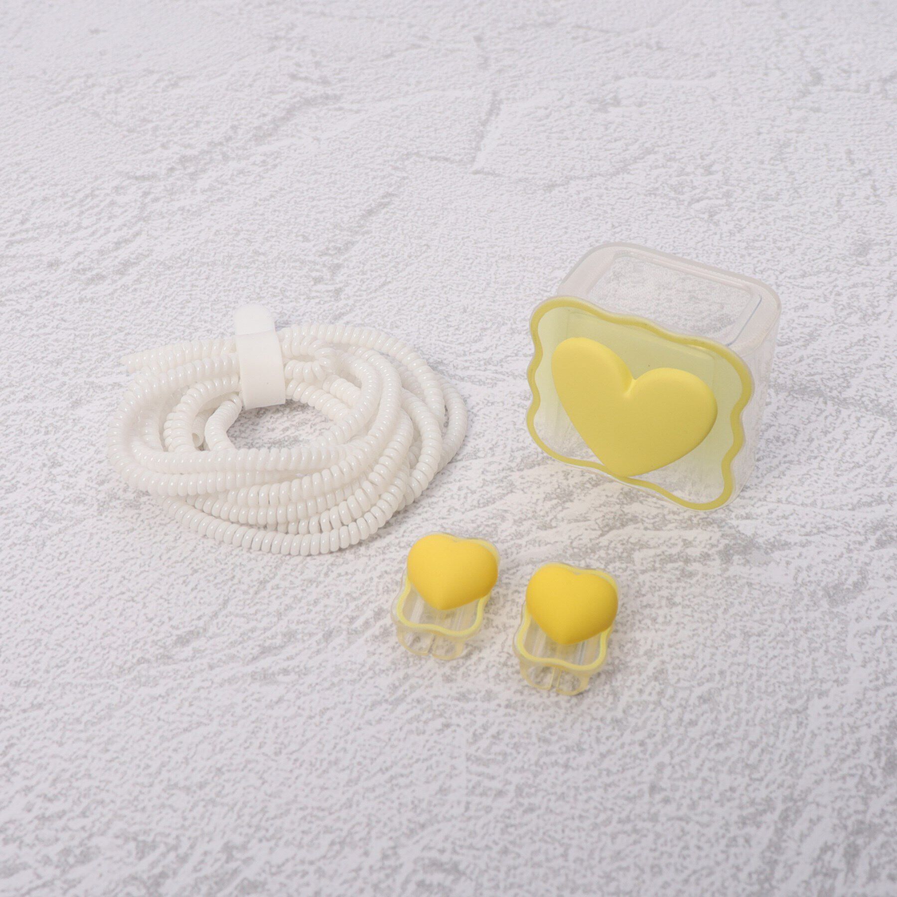 Grandedge「ハート充電器カバー」|ストラップ|ｲｴﾛｰ(032)