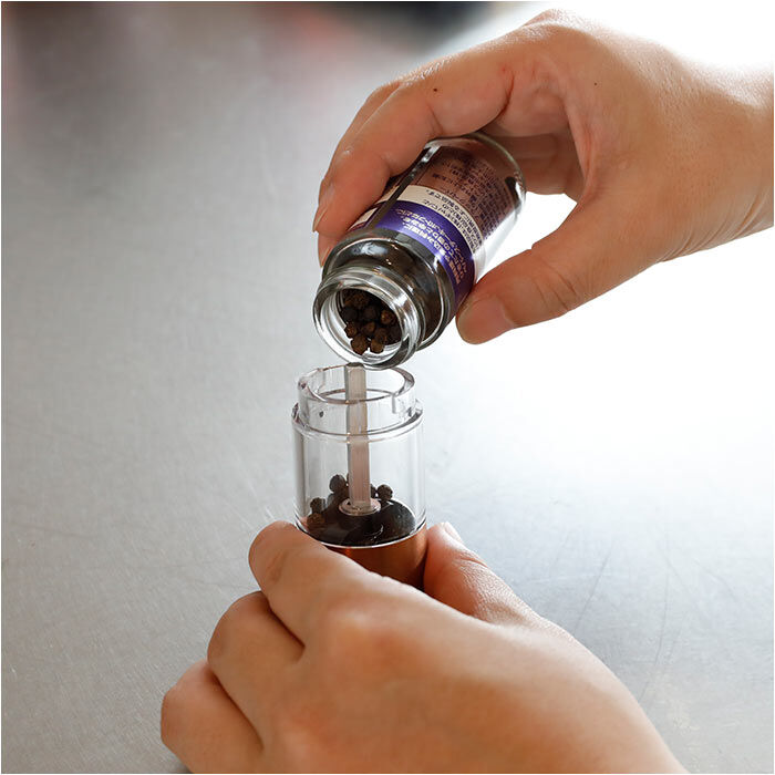 BACKYARD FAMILY「ソルト アンド ペッパー ミル 電動 通販 ソルト＆ペッパー 電動ミル 電動式 調味料 押すだけ」|食器・キッチングッズ|