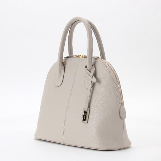 銀座かねまつ「AS24530PS1 【本革】【撥水】ミディアムサイズブガッティバッグ」|ショルダー・メッセンジャー|