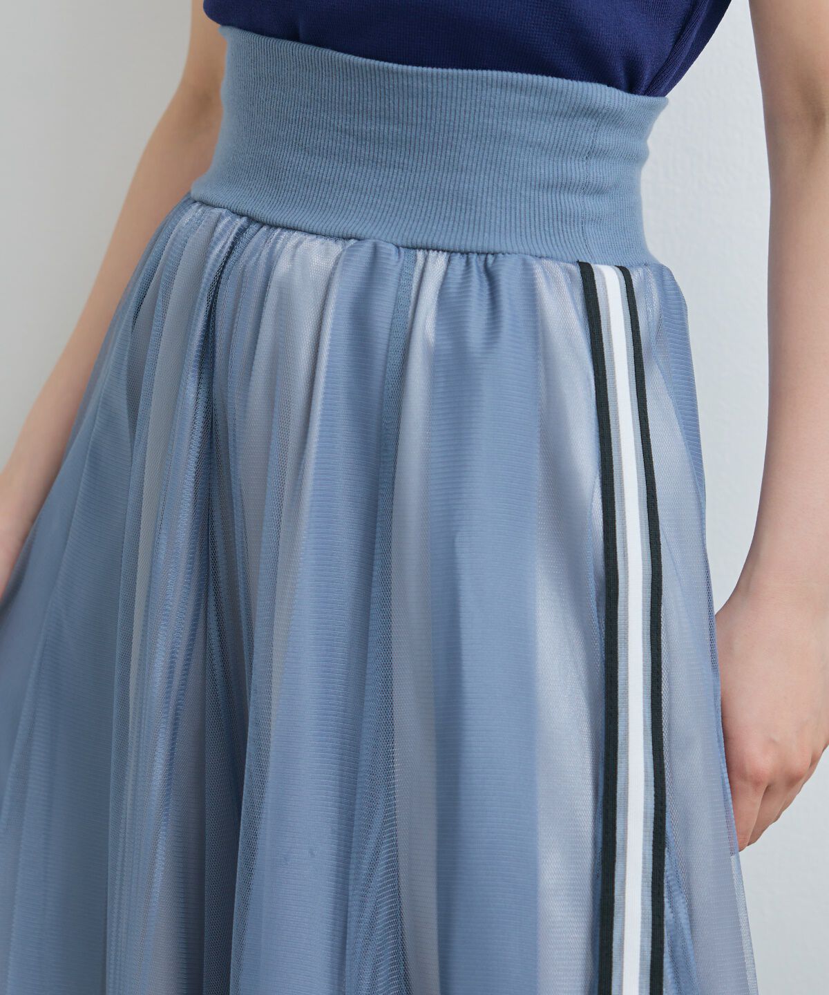 アンドクチュール「ウエストリブサイドラインストライプ&times;チュールロングスカート」|フレア|